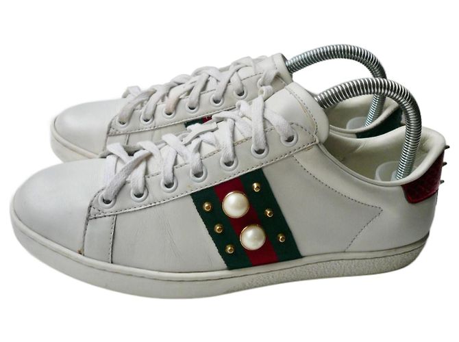 GUCCI Baskets cuir ACE blanches bon état T38