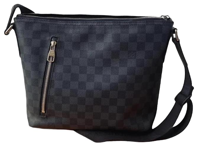 Louis Vuitton Saddlebags Multiple colors Leather  ref.2101638