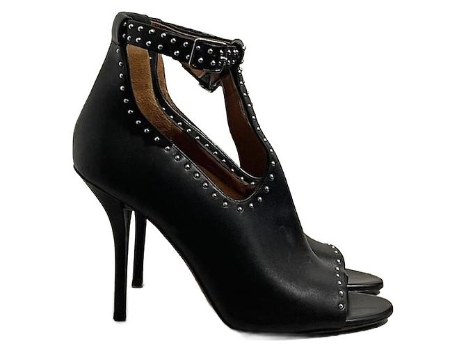 GIVENCHY Ankle boots T.EU 38 Leather Black