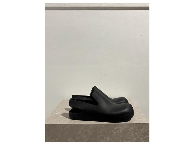 BOTTEGA VENETA Mules e zoccoli T.EU 38 Pelliccia Nero