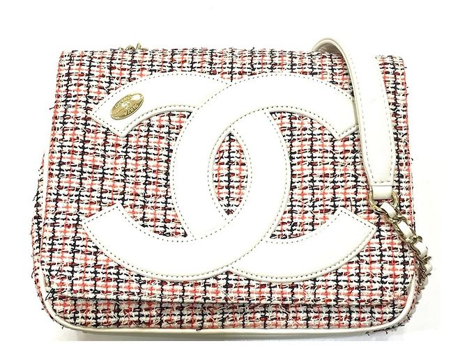 Bolsa pochette Chanel CC Coco Mark Flap Branco Vermelho
