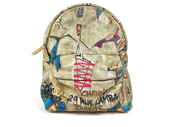 Sac à dos graffiti logo CC de Chanel Coco Mark Doré