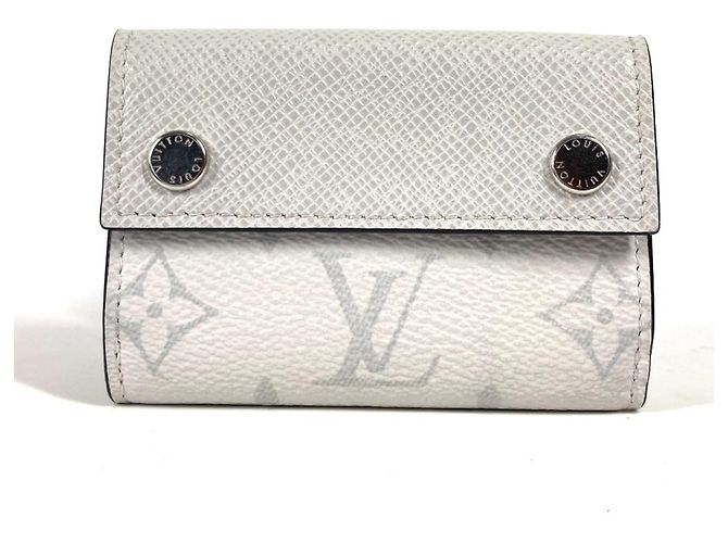 Louis Vuitton Taiga Rama Discovery Compact Wallet White