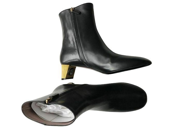 Gucci Arielle Crystal Heel Boots Black