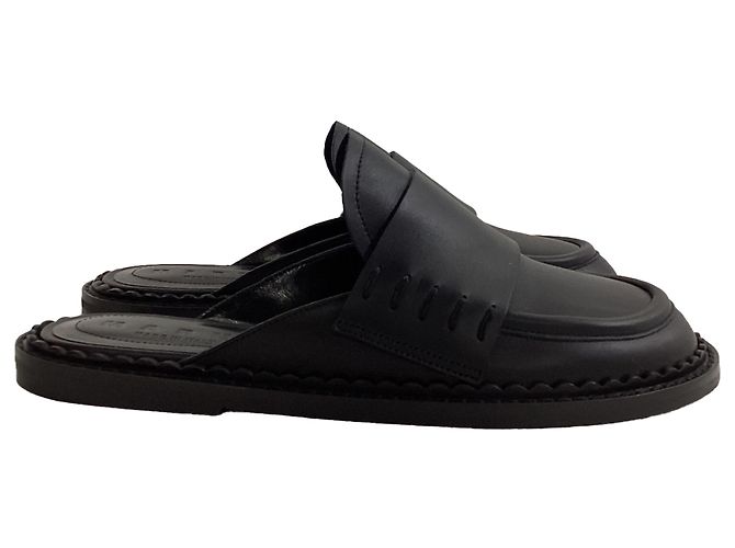 Marni Loafer Mules aus schwarzem Leder