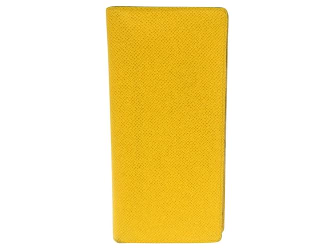 Louis Vuitton Portefeuille Brazza Taiga Long Wallet Yellow Leather  ref.2112409