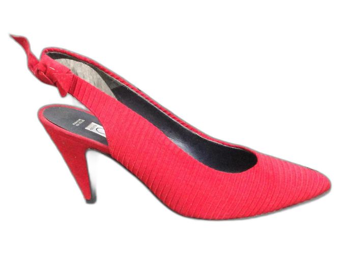 Casadei Pumps Rot Textil und Leder 8 cm Absatz