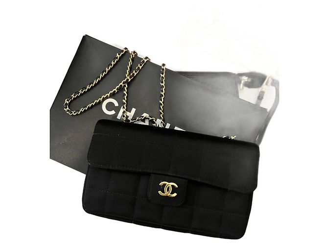 Chanel Chocolate bar raso nero