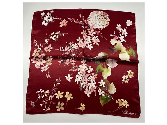 Foulard Chopard en soie fleurs bordeaux Multicolore