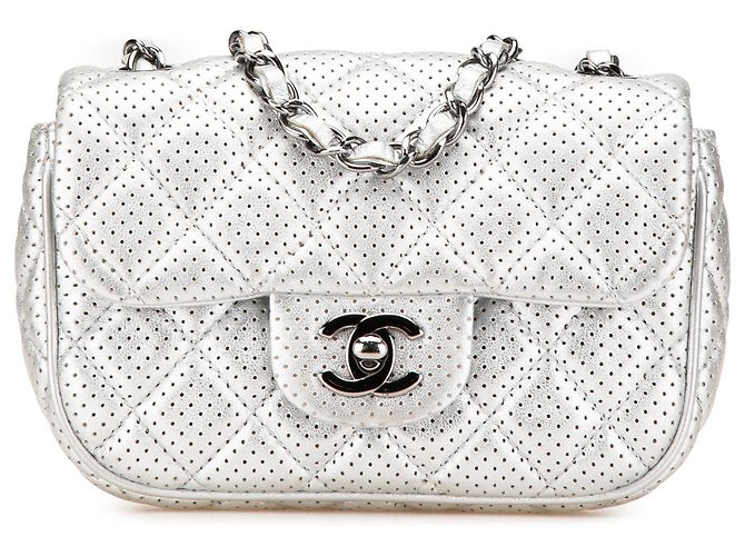 Chanel Silber Mini perforiertes Lammleder Punch Flap