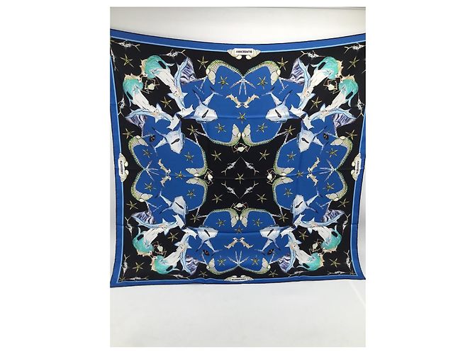 Burberry Very refined blue silk stole
