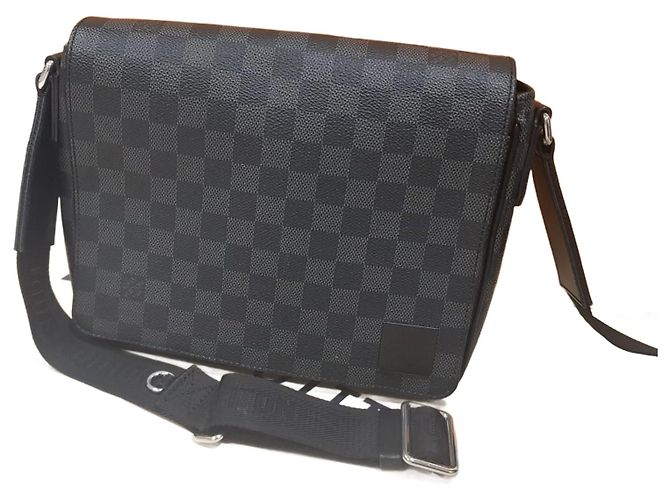 Borsa a spalla Louis Vuitton Messenger District PM Damier Graphite Grigio
