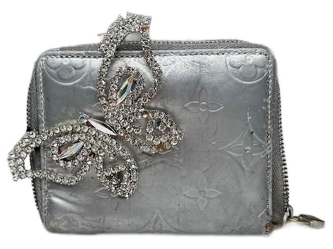 Zippy Vintage Louis Vuitton Vernis Leather Wallet Silver Silvery
