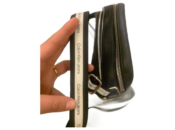 Calvin Klein Jeans camera bag leather look Black