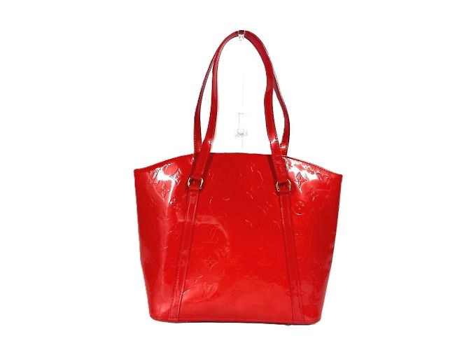 Louis Vuitton Monogram Vernis Avalon MM Crossbody Bag Red