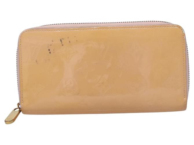 Louis Vuitton Zippy wallet Beige Patent leather  ref.2130152
