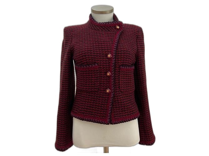 Chaqueta Chanel de tweed burdeos con botones CC Negro Roja Púrpura