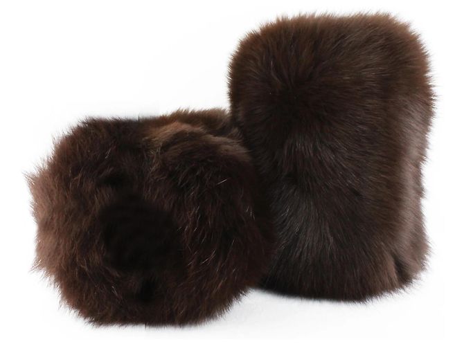 Haselnussbraune Pelzfäustlinge von Saint Laurent
