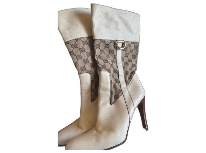 Gucci Lederstiefel Beige