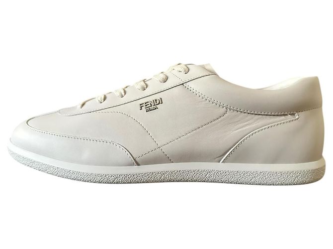 Baskets basses en cuir blanc Fendi
