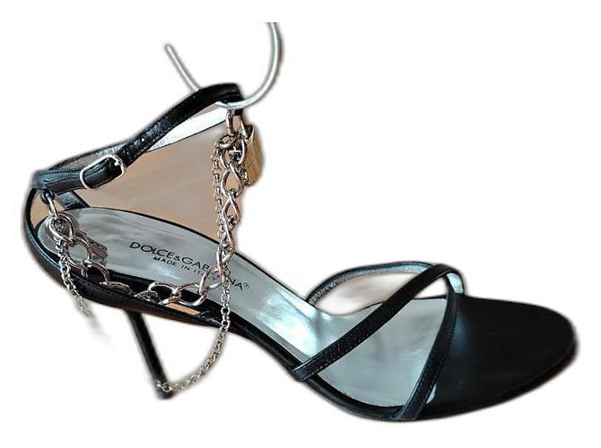 DOLCE & GABBANA LEDERSANDALEN. Schwarz