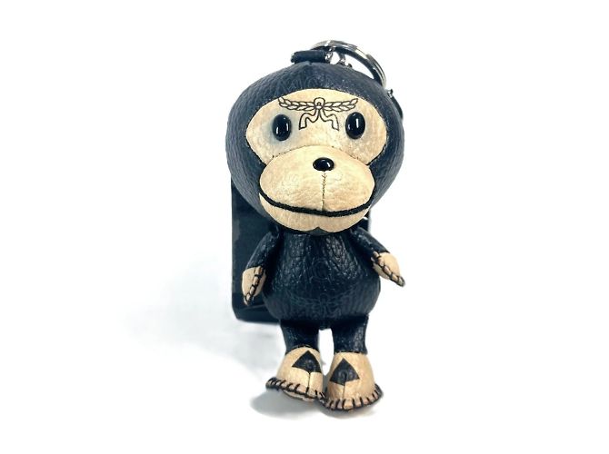 MCM A BATHING APE Milo Visetos Chaveiro Charm Preto