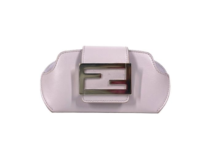 Fendi Sonnenbrillenetui aus helllila Leder