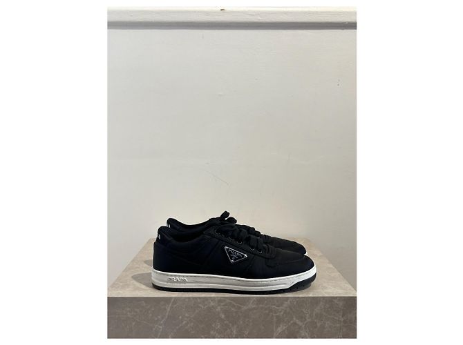 Baskets PRADA T.EU 39.5 Tissu Noir
