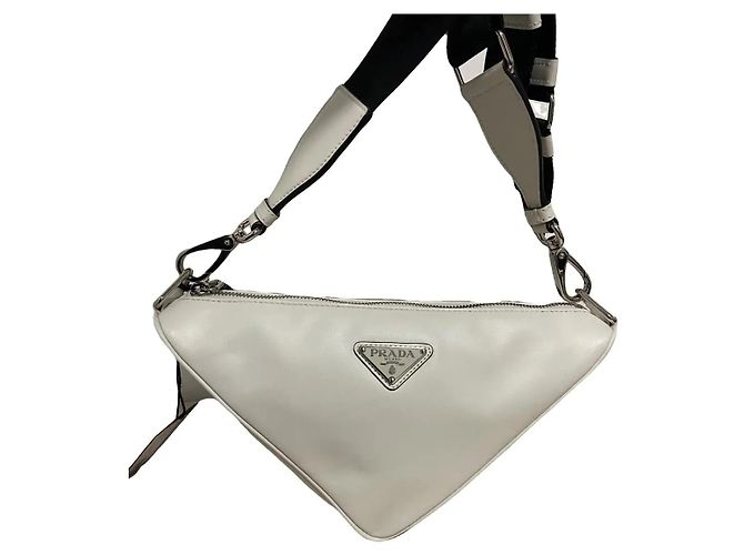 Bolso Triangular Prada de Cuero Blanco