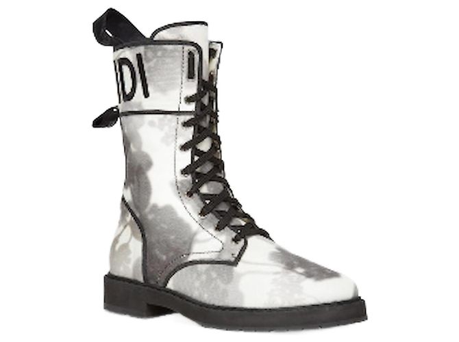 Botas Fendi em lona tie-dye branco 36