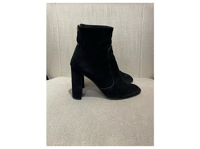 Botas ankle LOUIS VUITTON T.EU 38 Camurça Preto