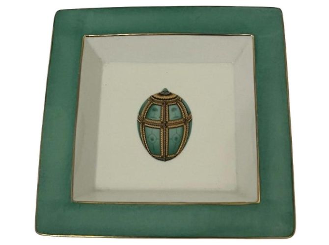 Autre Marque Asian style porcelain catchall green and white