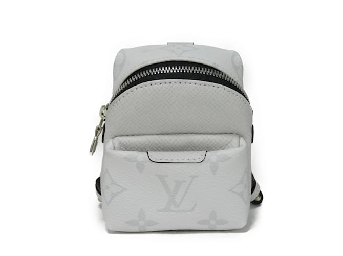 Louis Vuitton Keychain Bijou Sac Neo Discovery Coin Case White Leather Patent leather  ref.2145927
