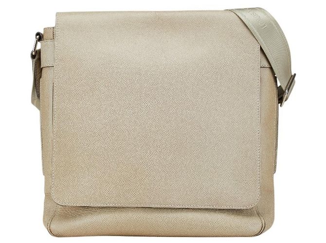 Bolsa de Ombro Milo Taiga da Louis Vuitton Bege