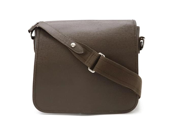 Louis Vuitton Taiga Andrei Shoulder Bag Brown Leather  ref.2151418