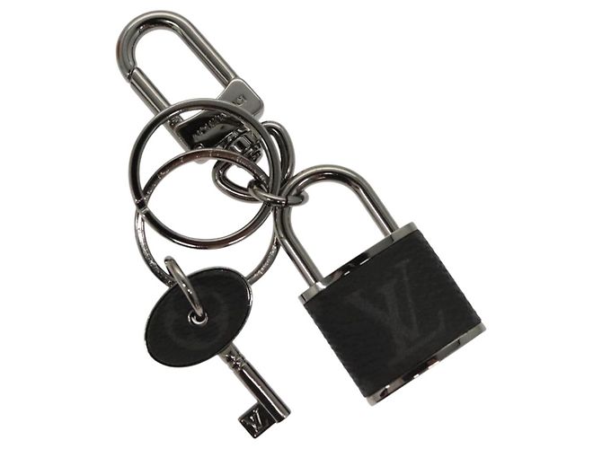 LOUIS VUITTON Monogram Eclipse Portachiavi LV Lock Charm M61951 LV Auth 116012 Monogramma