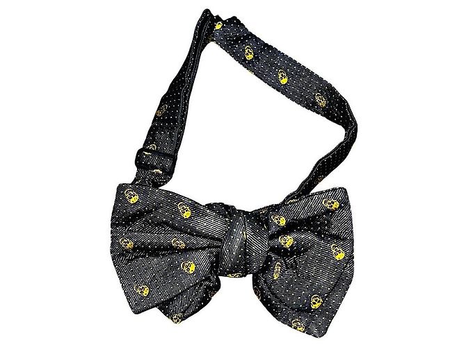 Authentic Alexander McQueen Black Silk Skull Bow Tie