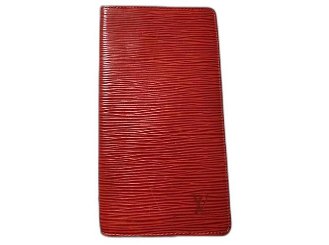 Billetera de cheques de cuero Epi Louis Vuitton roja