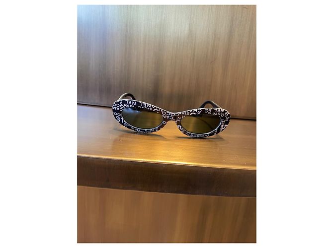 Occhiali da sole Chanel neri e bianchi in plastica Nero Bianco