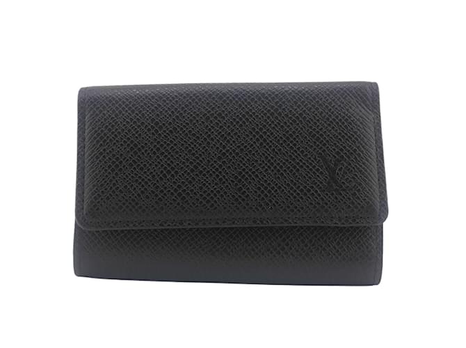 Louis Vuitton Taiga Keycase Grey Leather  ref.2174309