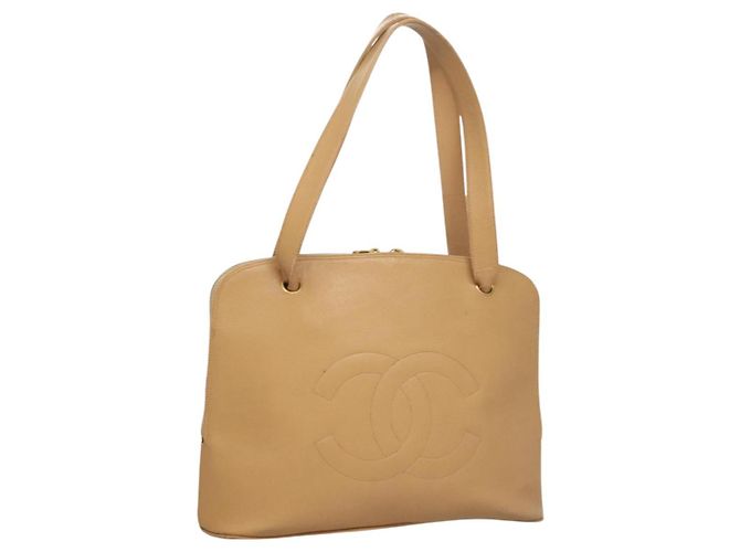 Bolsa de ombro CHANEL em couro de bezerro Beige CC Auth bs24445 Bege