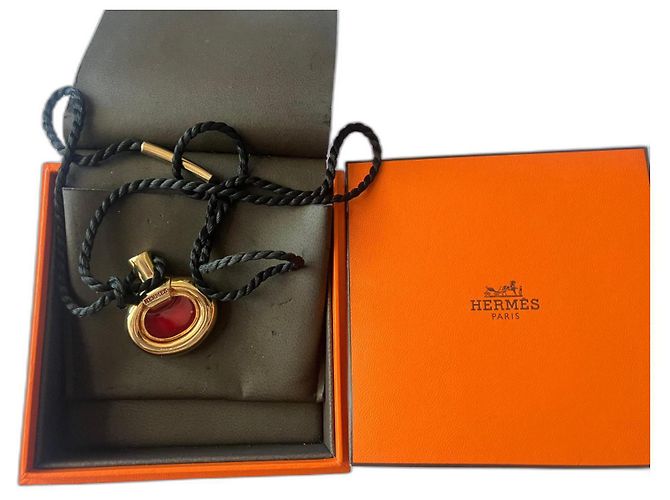 Hermès Pendentif Flacon de Parfum Doré Bijouterie dorée