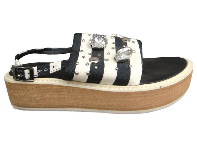 Tibi Sandalen aus Canvas und Leder Schwarz Weiß