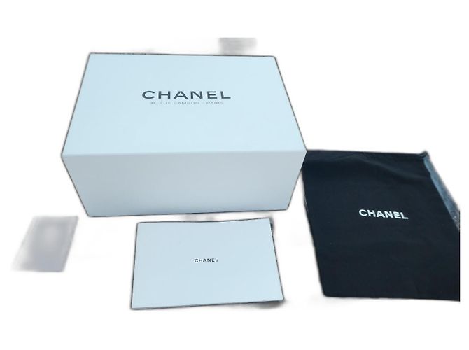 caixa chanel 38X29X16cms para bolsa Branco