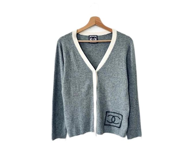 Chanel Wollweste mit Logo Grau Creme Roh