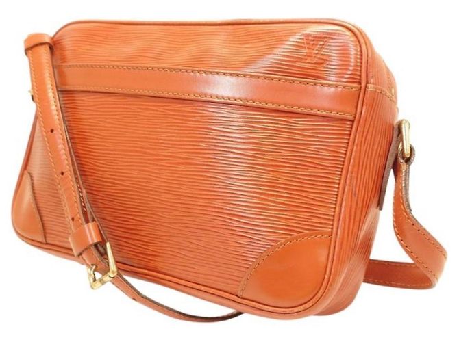 Louis Vuitton Bolsa transversal Trocadero Marrom