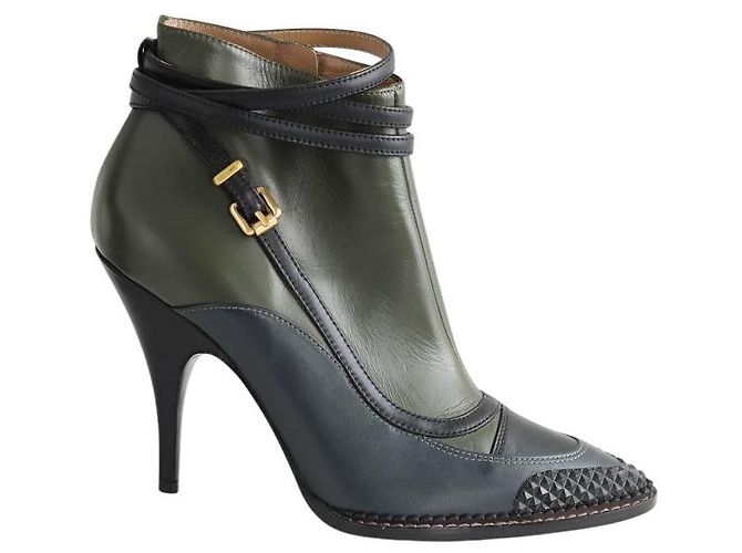 Moschino Botas de cuero caqui
