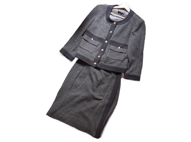 Chanel - Rockanzug Jacke Grau