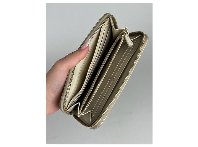 Vintage miu miu leather wallet white