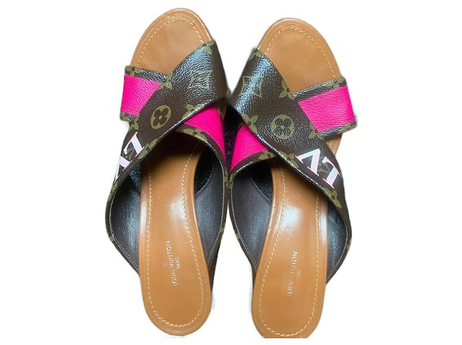 Sandali Louis Vuitton in pelle marrone